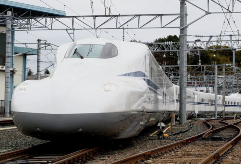 Tren Shinkansen Japonia