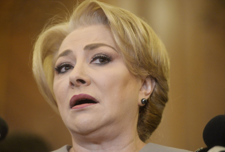 Viorica Dăncilă, cu gura căscată