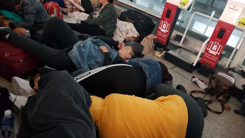 Pasageri dormind în aeroportul Stansted