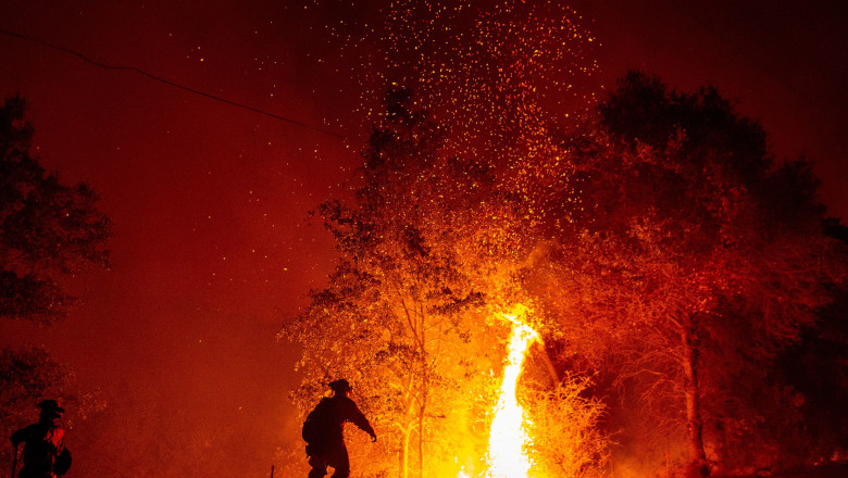 Incendii în California