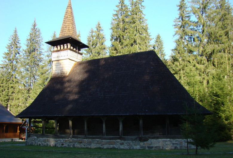 biserica sfantul nicolae lapusna