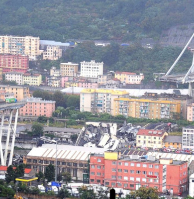 Viaduct prăbușit în Genova