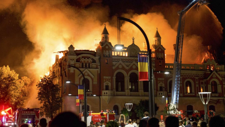 Palatul Episcopiei Greco-Catolice din Oradea a luat foc