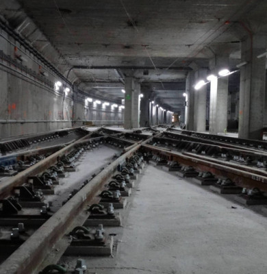 Lucrări la metrou, tunel, șine