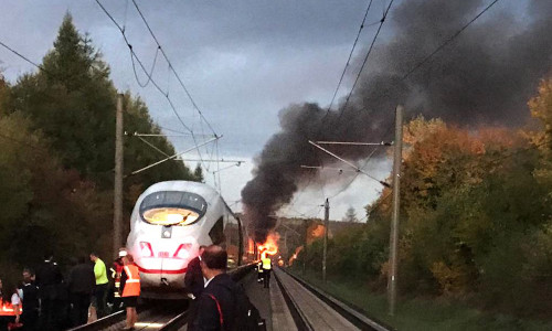 Tren în flăcări în Germania