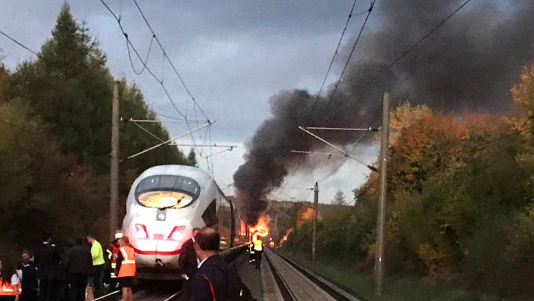 Tren în flăcări în Germania