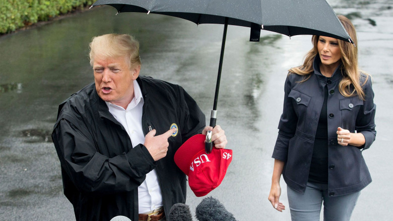 Donald Trump o lasă în ploaie pe Melania