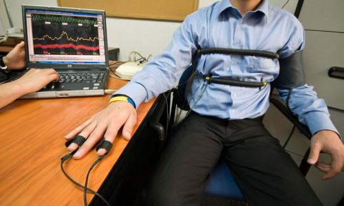 detector de minciuni