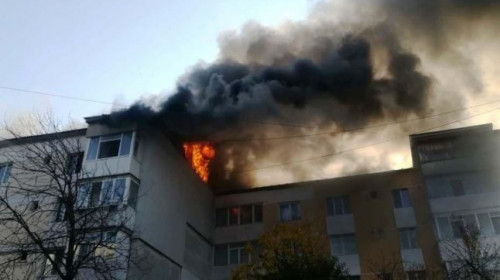 Incendiu în bloc din Piatra Neamț