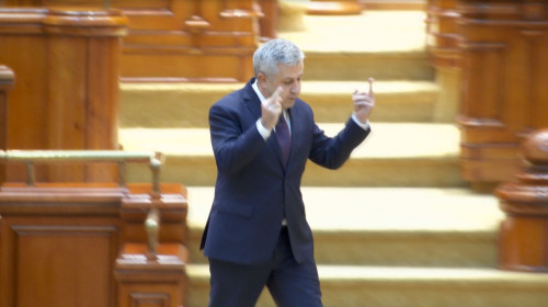 iordache deget mijlociu