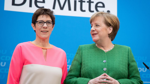 Angela Merkel cu Annegret Kramp Karrenbauer