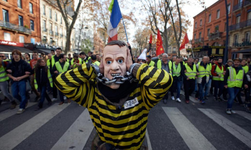 Proteste în Franța cu „vestele galbene”