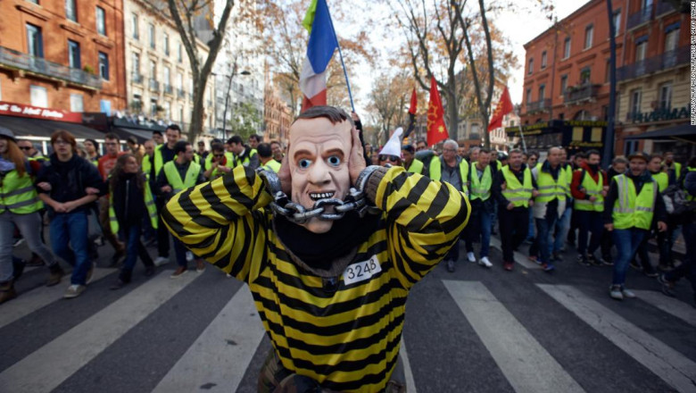 Proteste în Franța cu „vestele galbene”