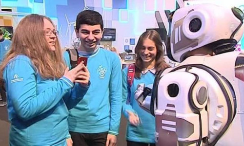robot-minciuna_58856500