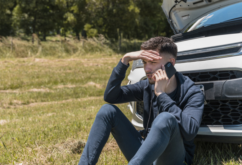 Probleme cu mașina, auto, accident