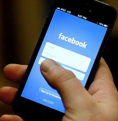 Telefon mobil pe Facebook
