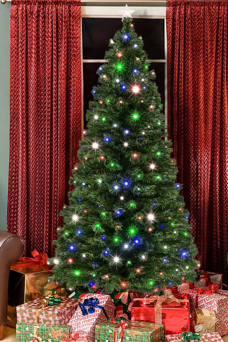 1535474908-best-fake-christmas-trees-1-1535474886