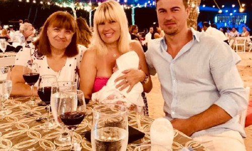 Elena Udrea cu familia, în Costa Rica