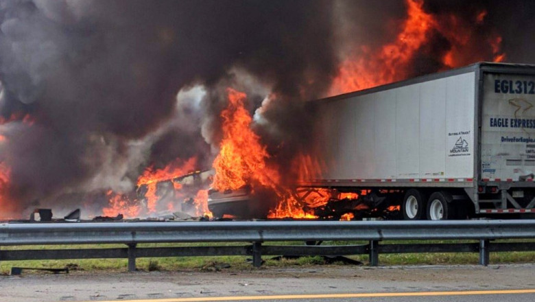 Accident cu incendiu pe o autostradă din Florida