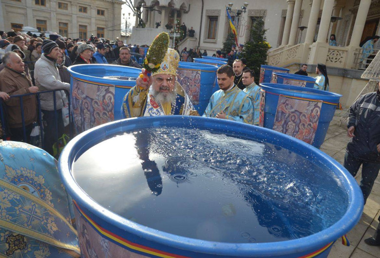Patriarh, Bobotează, apă sfințită, aghiasmă