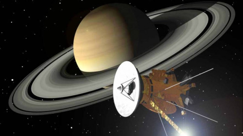 Sonda Cassini lângă planeta Saturn