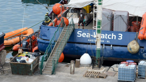 Migranți pe nava Sea Watch 3