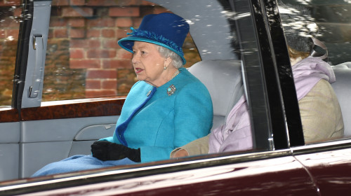 Regina Elisabeta a Marii Britanii