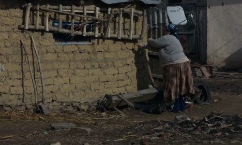 Mediul rural, săraci, casă de chirpici