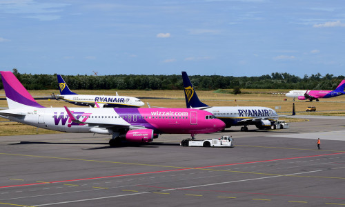 Avioane Ryanair cu Wizz Air