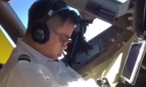 Pilot chinez doarme