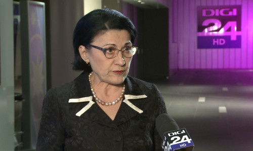 Ecaterina Andronescu, pe hol la Digi24