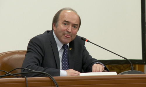 Tudorel Toader scoate limba