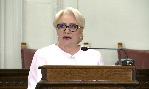 Viorica Dăncilă, cu gura deschisă