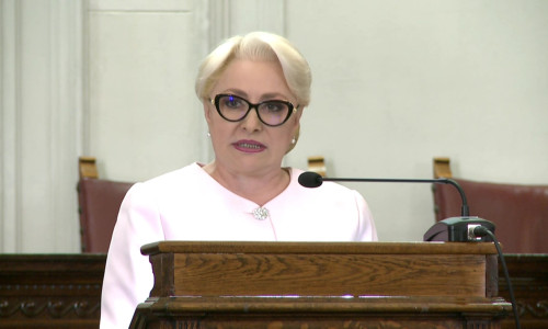 Viorica Dăncilă, scrâșnind din dinți