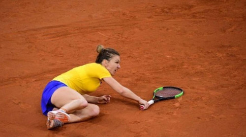 simona halep accidentare