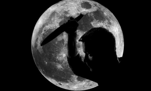 Criminal, cu cuțit în mână
