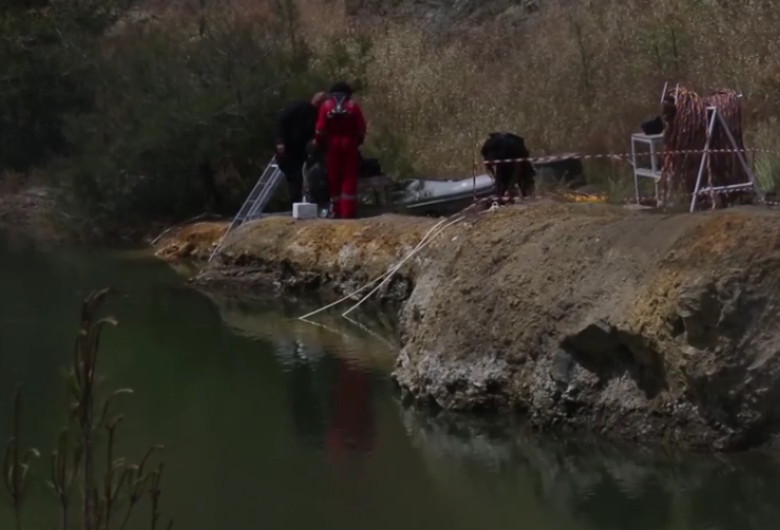 Lacul criminalului din Cipru, cu valizele