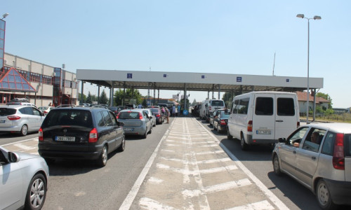 Aglomerație în Vama Petea