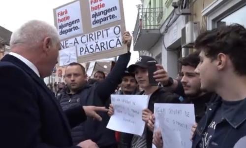 Elevi protestează anti-Dăncilă în Lipova