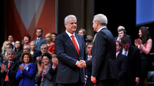 Adrian_Nastase_si_Liviu_Dragnea_la_Consiliul_National_al_PSD_(10776940473)