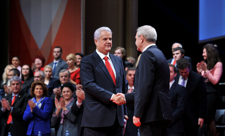 Adrian_Nastase_si_Liviu_Dragnea_la_Consiliul_National_al_PSD_(10776940473)