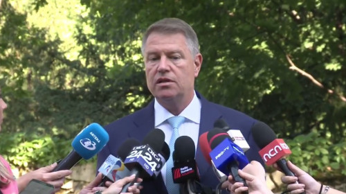 Klaus Iohannis, în curtea de la Cotroceni