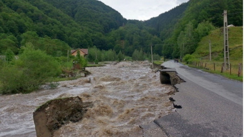 inundatii-inzeci-de-localitati-din-judetul-prahova_pic_1
