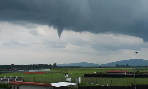 Tornadă în formare, la Brașov