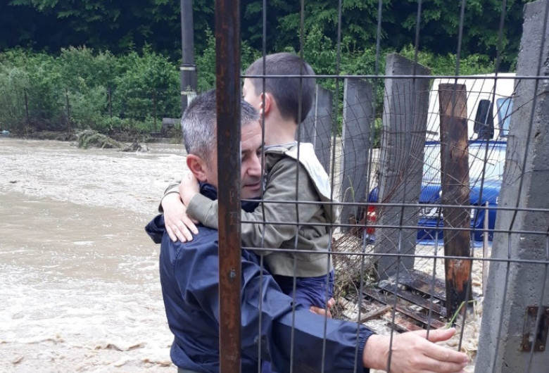 Copii evacuați din grădiniță din cauza inundațiilor