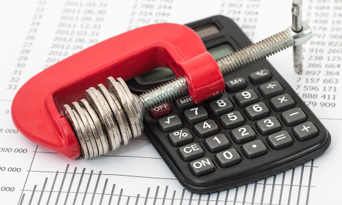Grafice, bani, calculator, economii, devalorizare, taxe, impozite