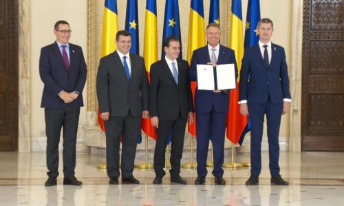 Opoziția semnează pactul pentru parcursul european al României