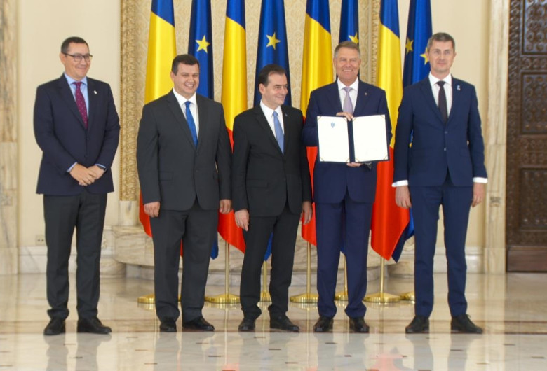 Opoziția semnează pactul pentru parcursul european al României