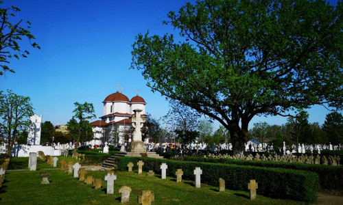 Biserica și Cimitirul Eroilor Buzău
