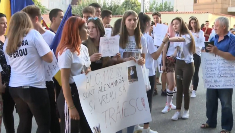 Protest cu tineri în Caracal pentru fata ucisă